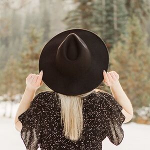 Women’s Black Hat